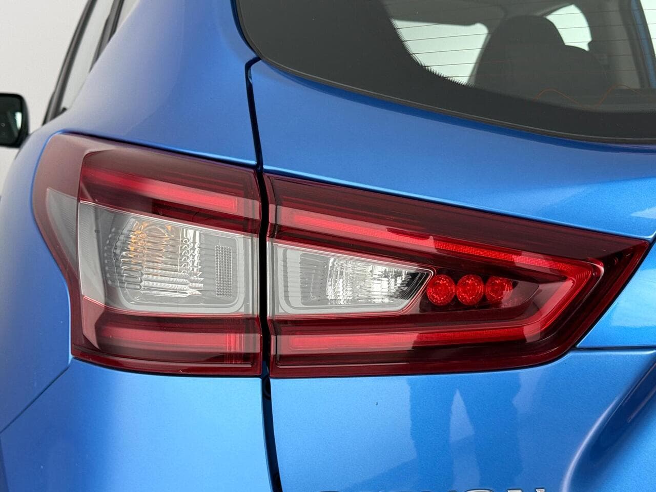 Nissan Qashqai thumbnail Lights Rear