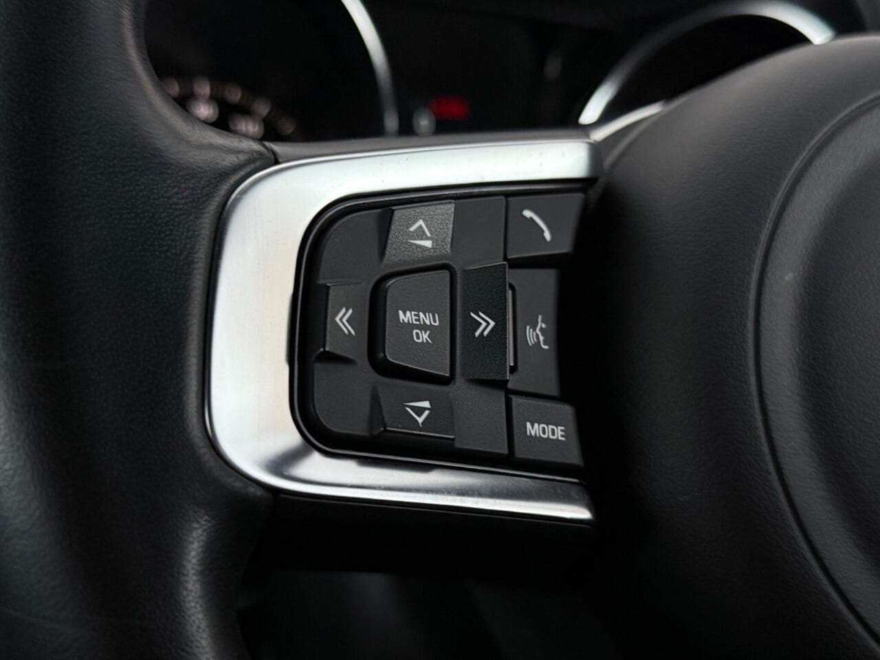 Jaguar XE thumbnail Misc Controls