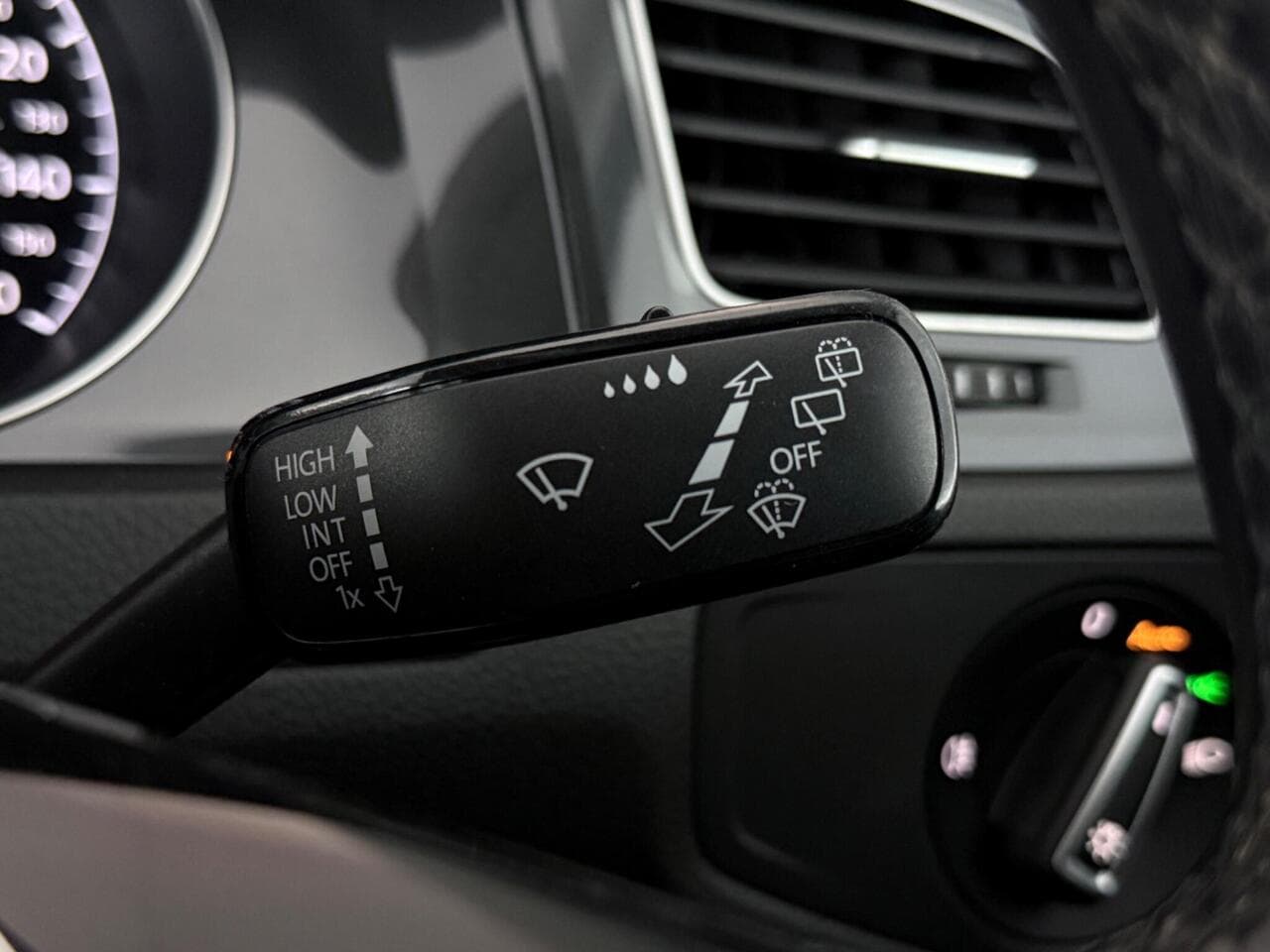 Volkswagen Golf thumbnail Misc Controls