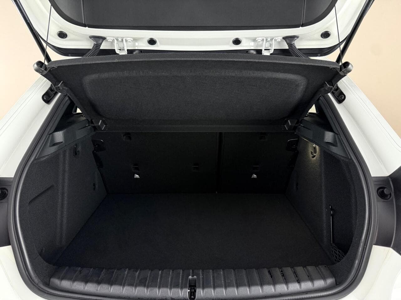 BMW 1 Series thumbnail Boot