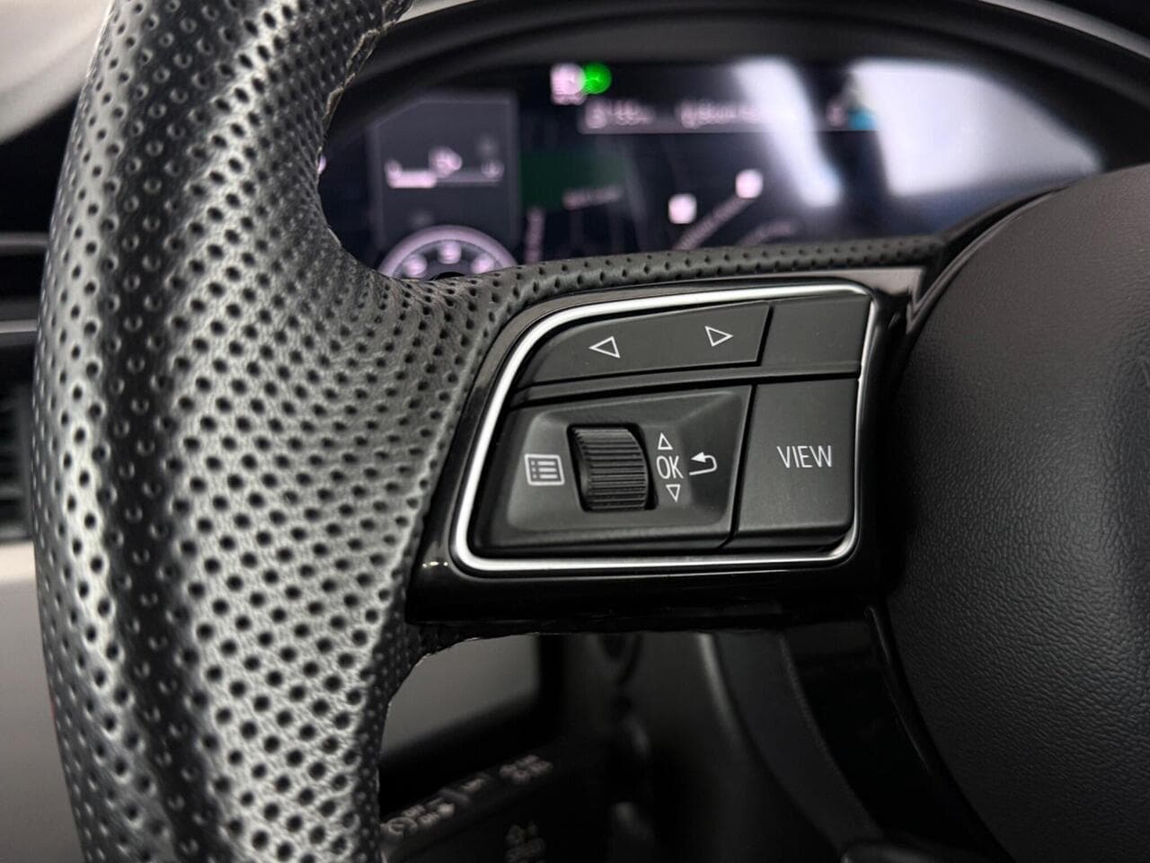 Audi A4 thumbnail Misc Controls