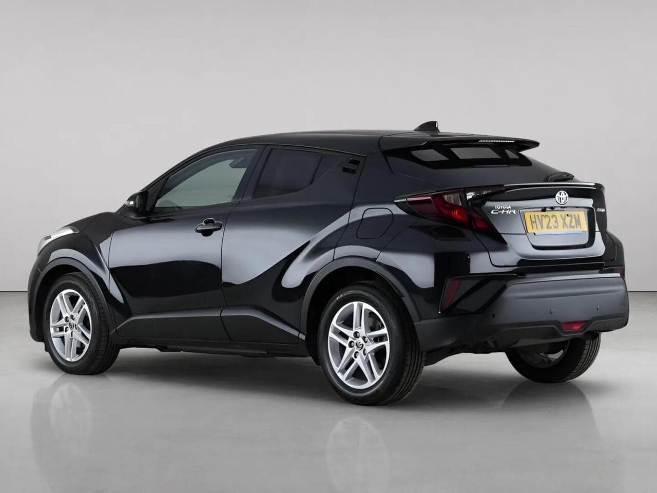 Toyota C-HR thumbnail Rear Left