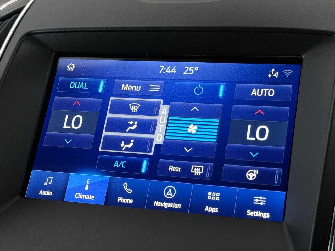Ford S-Max thumbnail Infotainment System