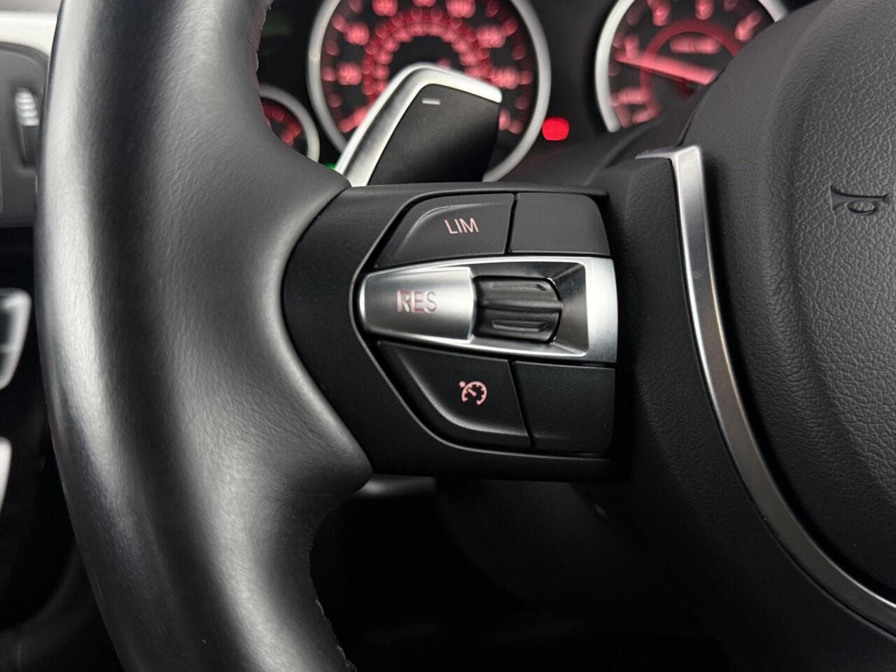 BMW 4 Series Gran Coupe thumbnail Misc Controls