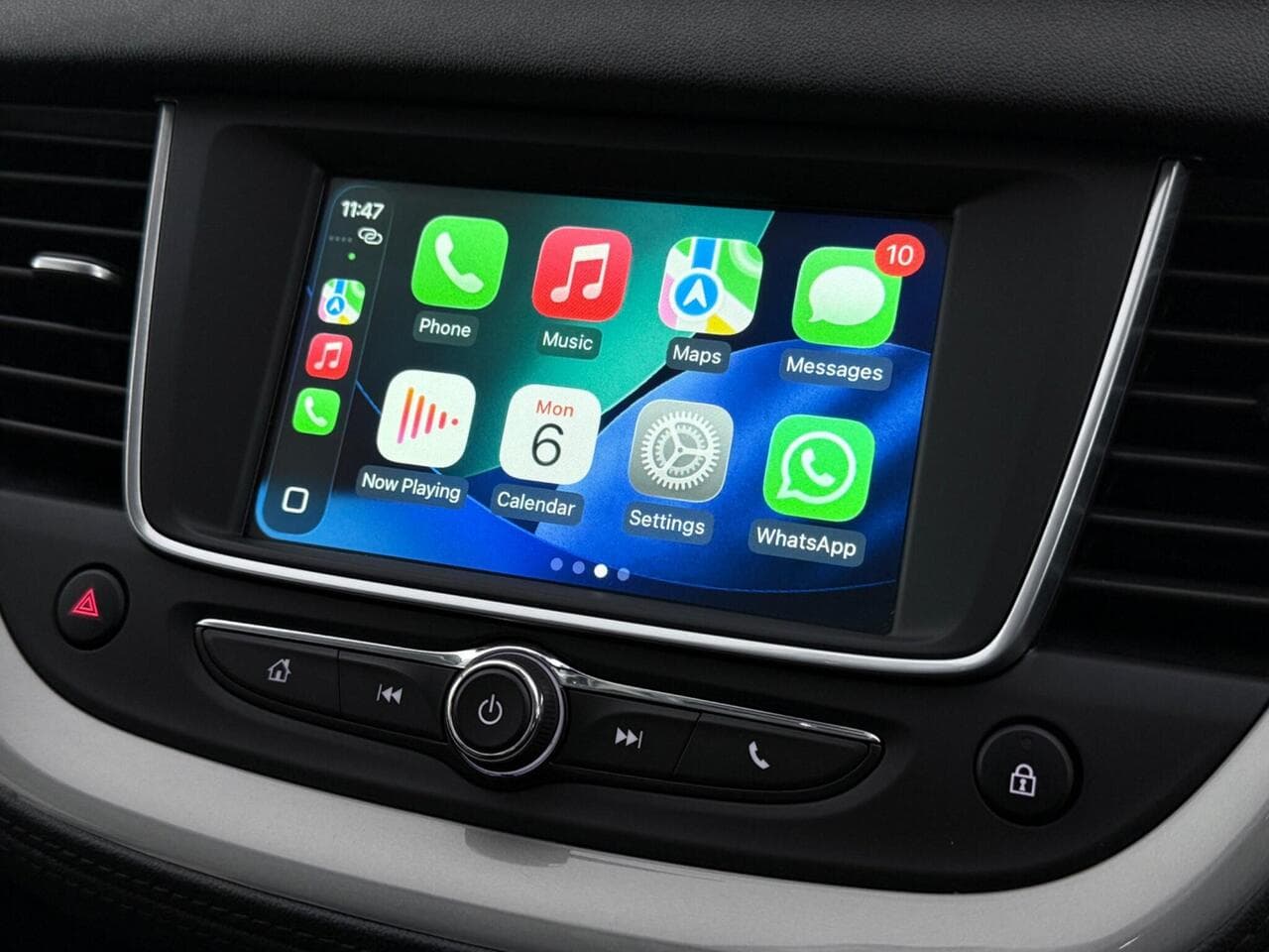 Vauxhall Grandland X thumbnail Infotainment System