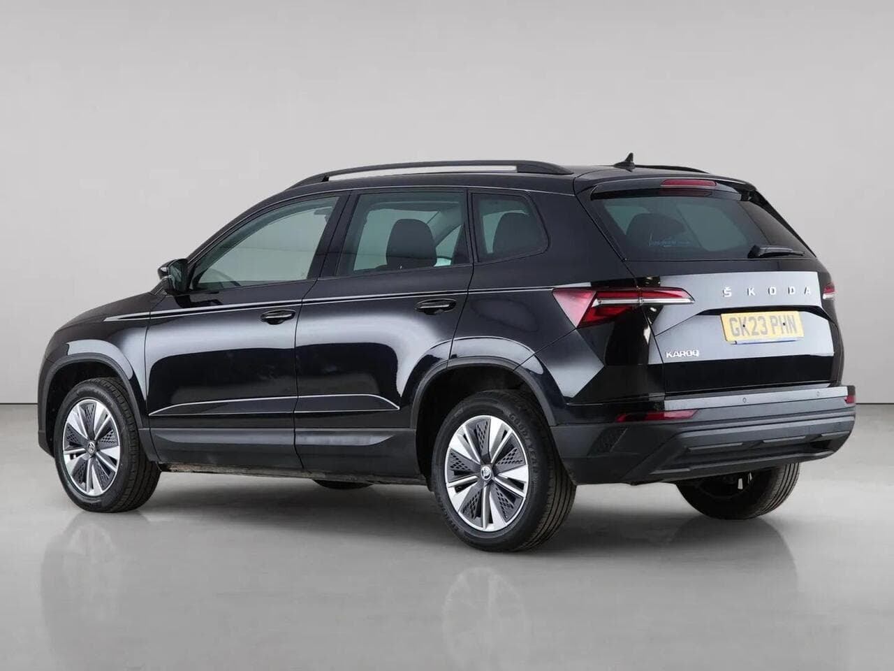 Skoda Karoq thumbnail Rear Left