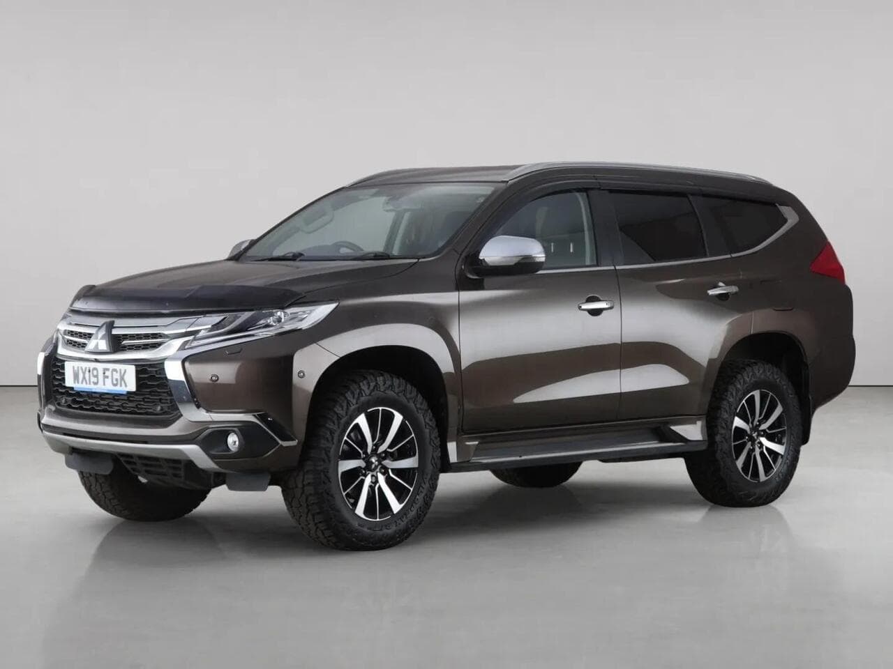 Mitsubishi Shogun Sport thumbnail Front Left