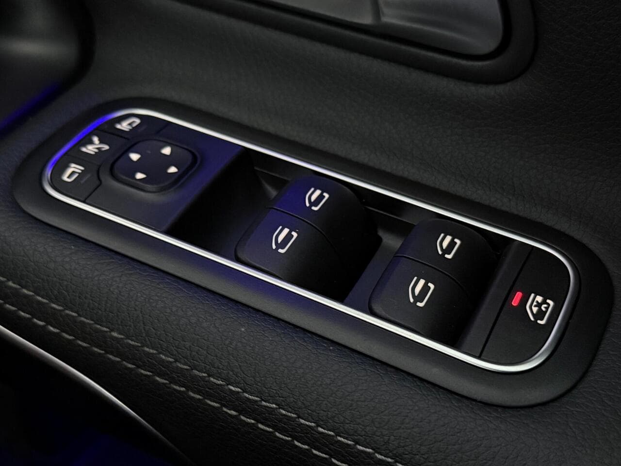 Mercedes-Benz CLA thumbnail Misc Controls