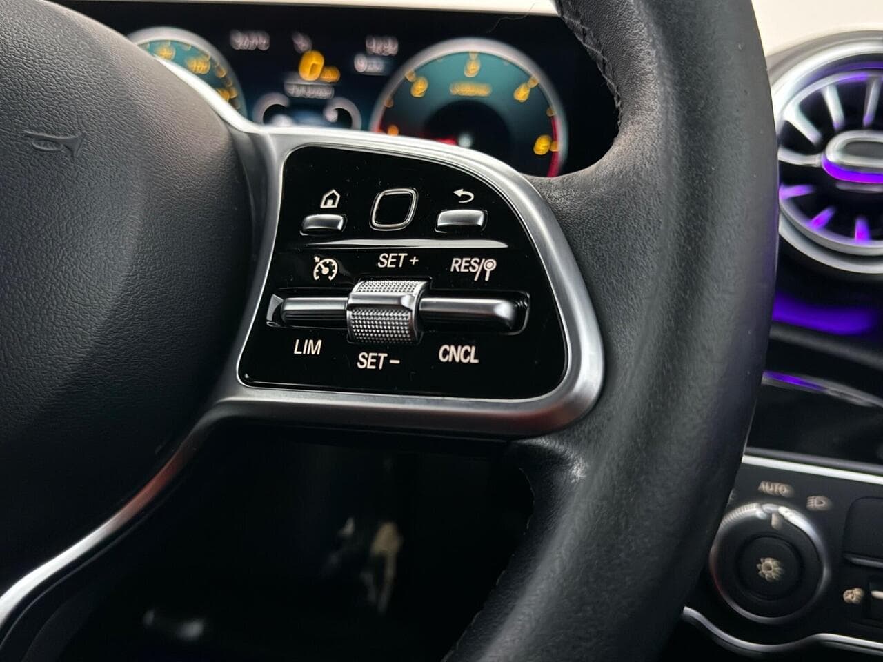 Mercedes-Benz A Class thumbnail Misc Controls