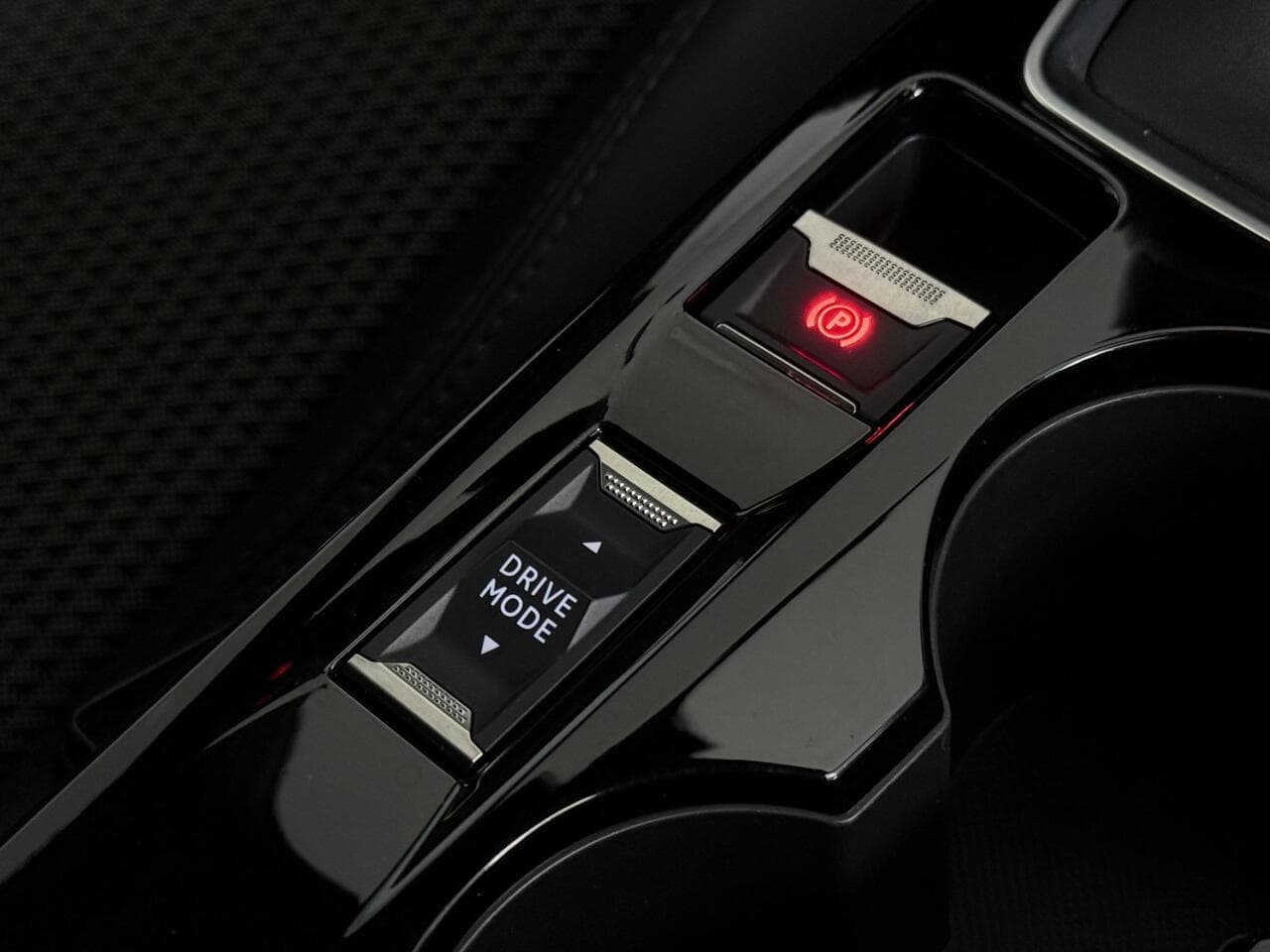 Peugeot 208 thumbnail Misc Controls