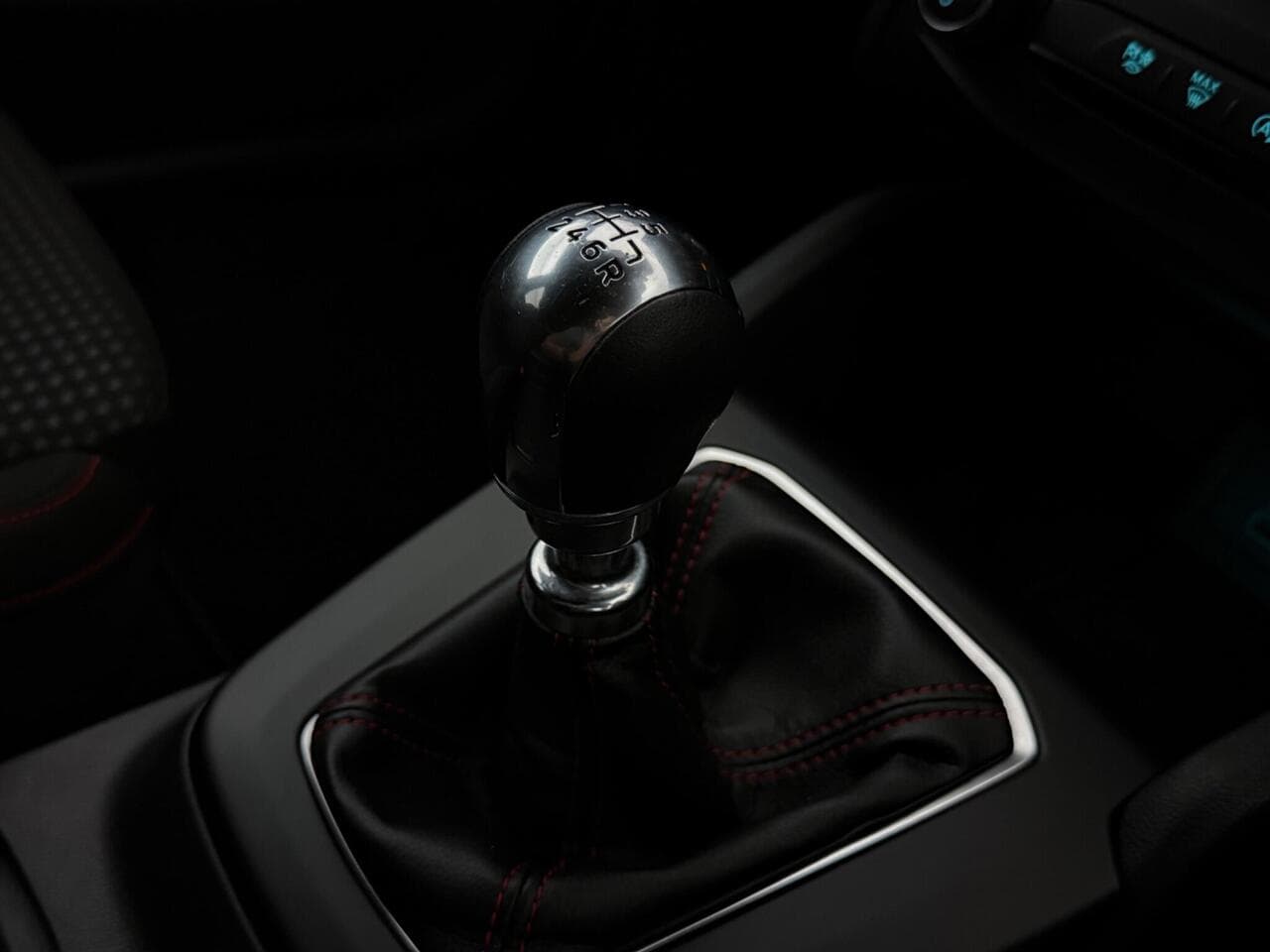 Ford Focus thumbnail Interior Front