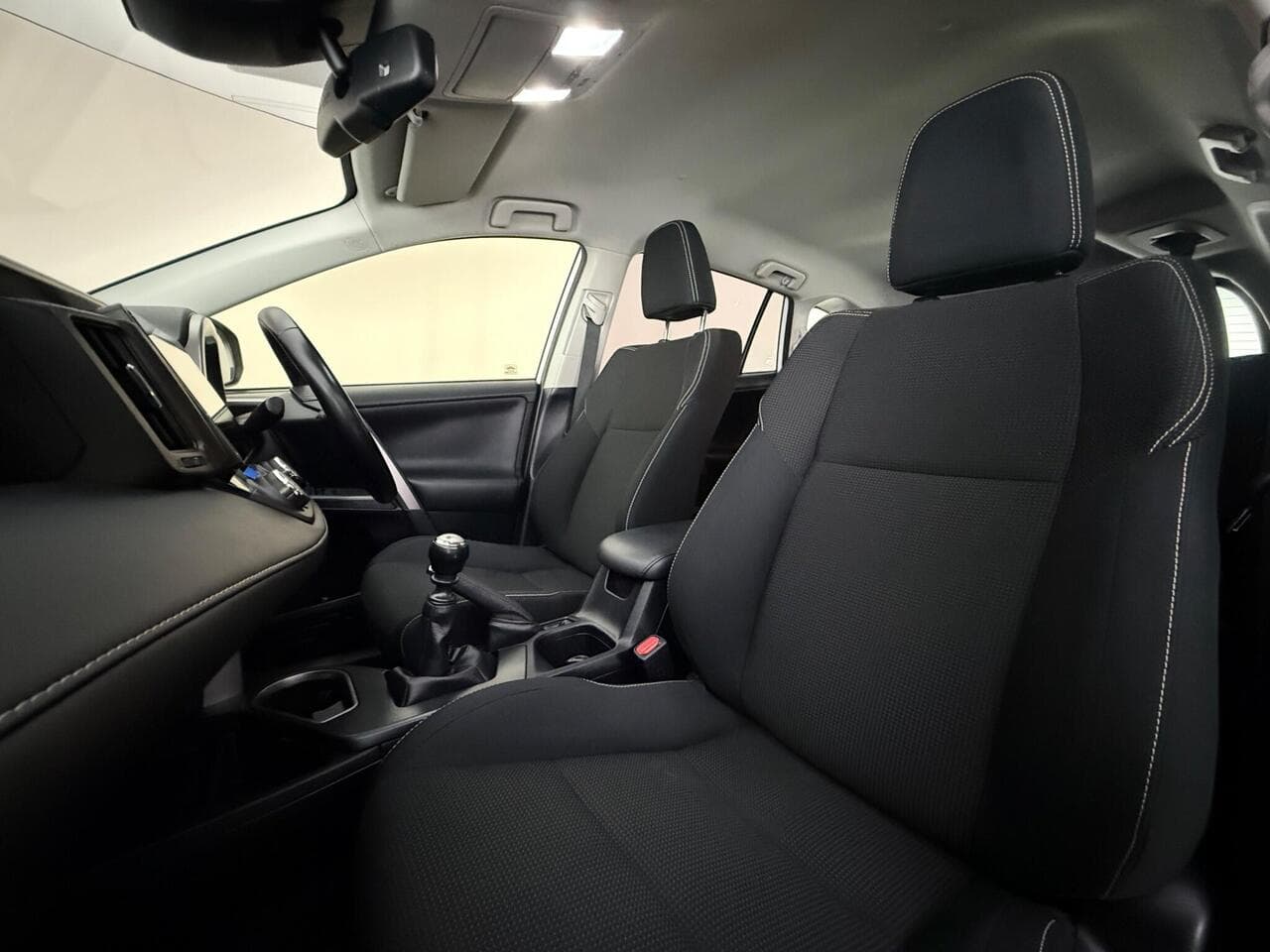 Toyota RAV4 thumbnail Seat Front Passenger
