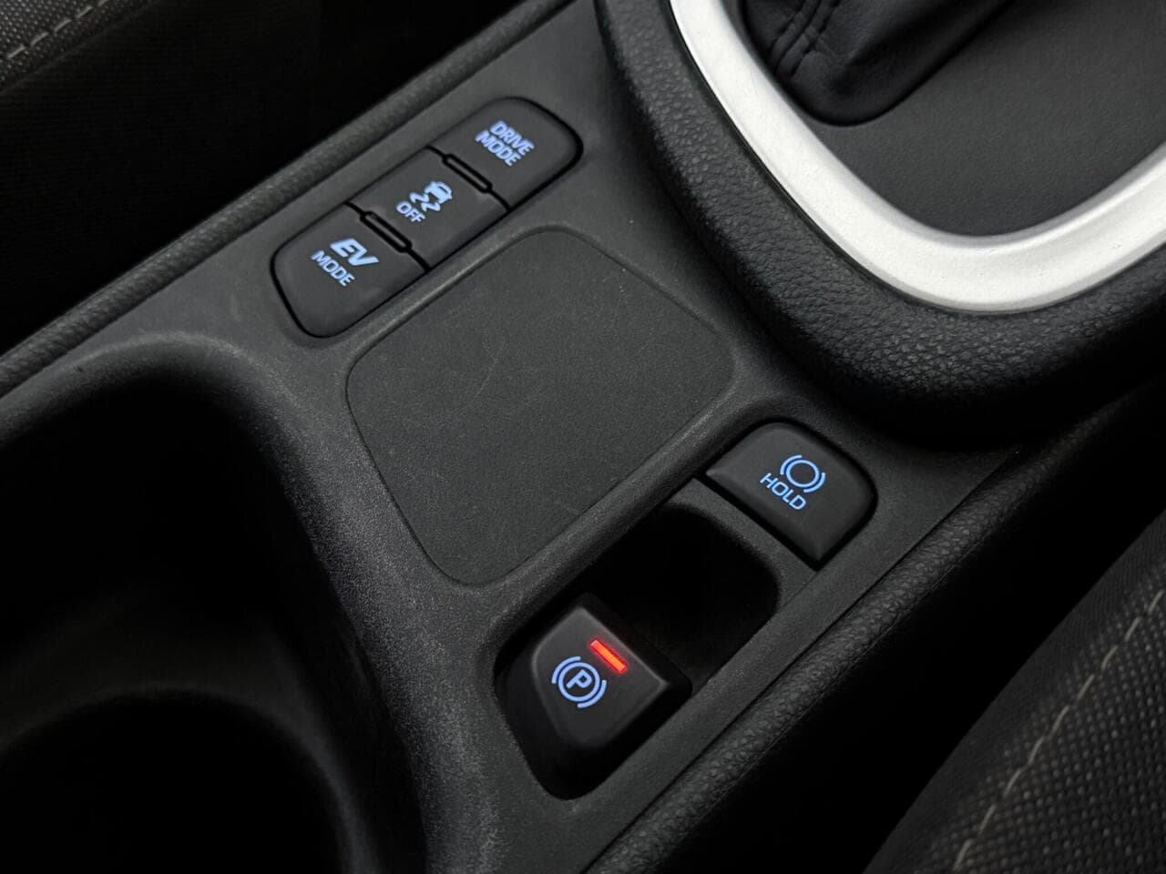 Toyota Yaris thumbnail Misc Controls
