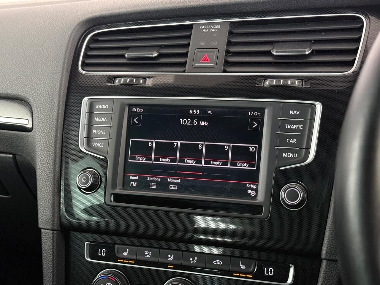 Volkswagen Golf thumbnail Infotainment System