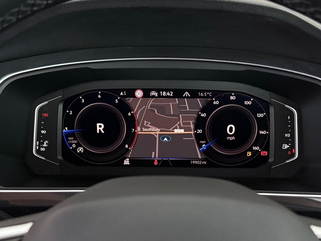 Volkswagen Tiguan thumbnail Driver Instruments
