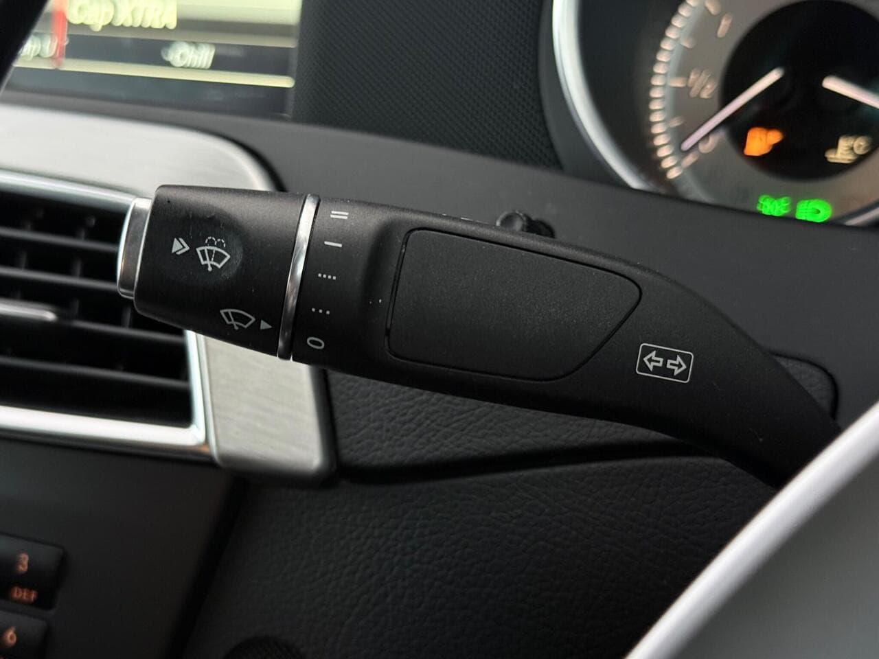 Mercedes-Benz C Class thumbnail Misc Controls