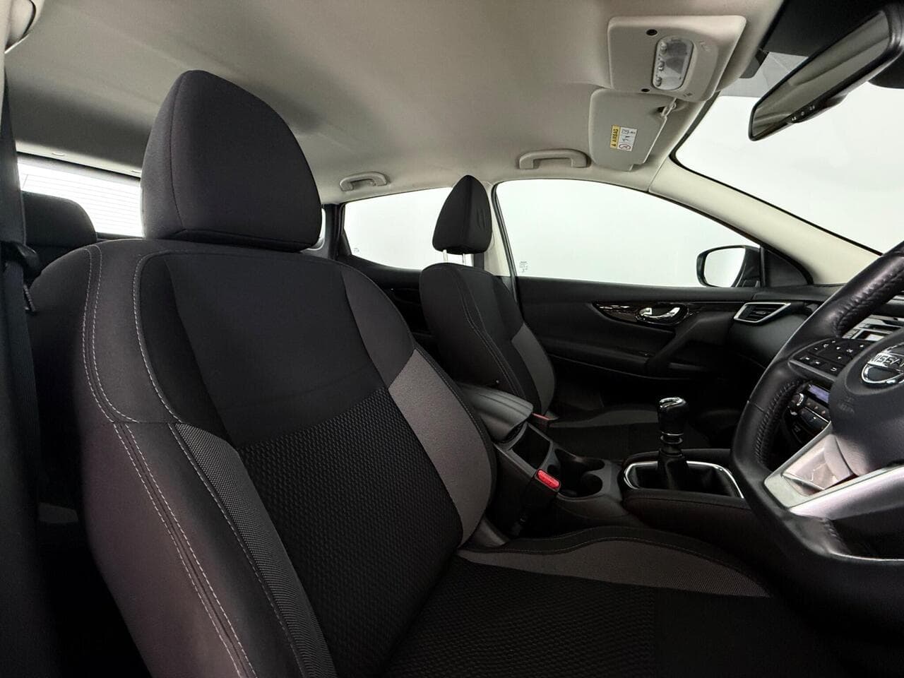 Nissan Qashqai thumbnail Seat Driver