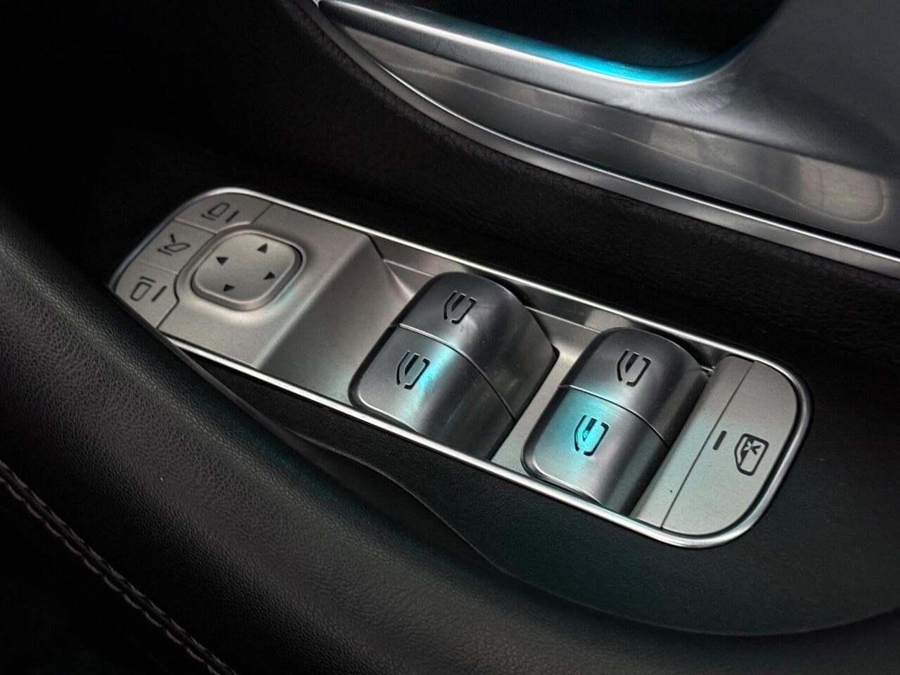 Mercedes-Benz GLE thumbnail Misc Controls