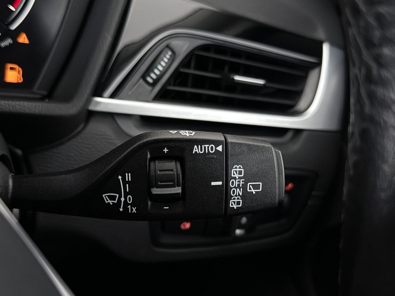 BMW X2 thumbnail Misc Controls