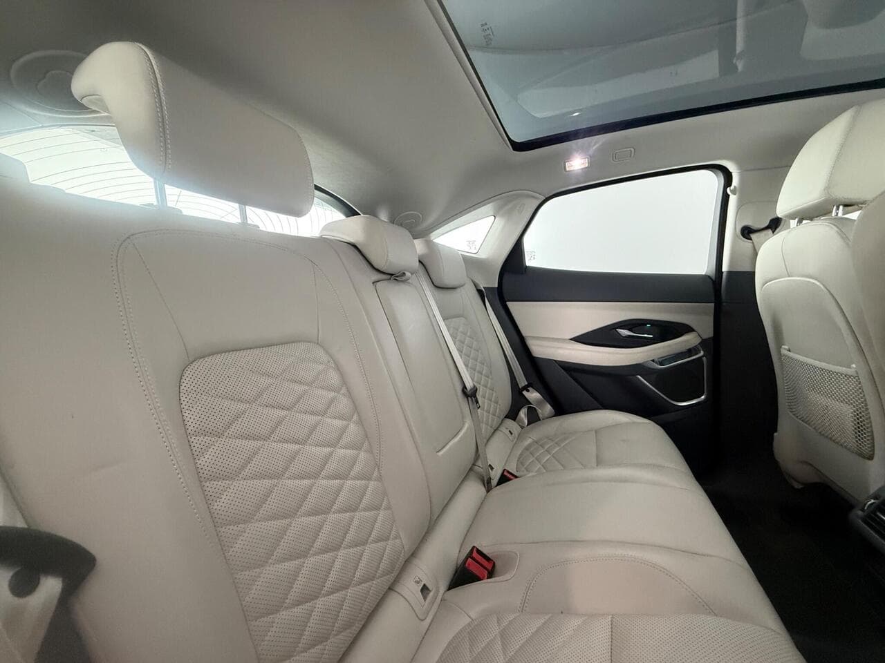 Jaguar E-PACE thumbnail Seats Rear