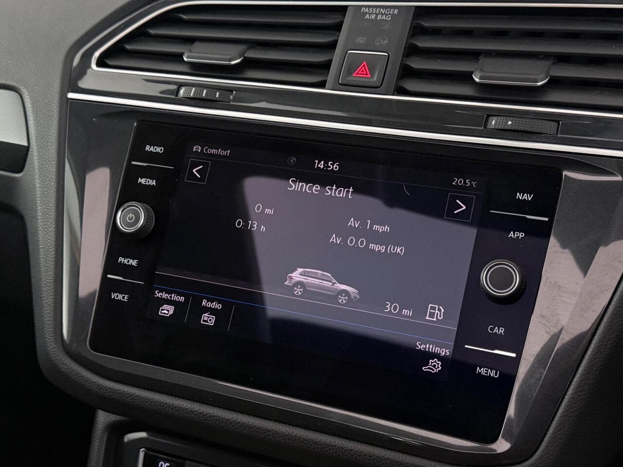 Volkswagen Tiguan thumbnail Infotainment System