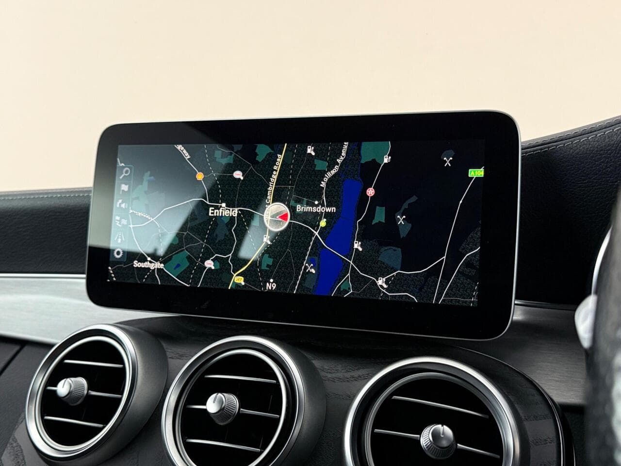 Mercedes-Benz C Class thumbnail Infotainment System