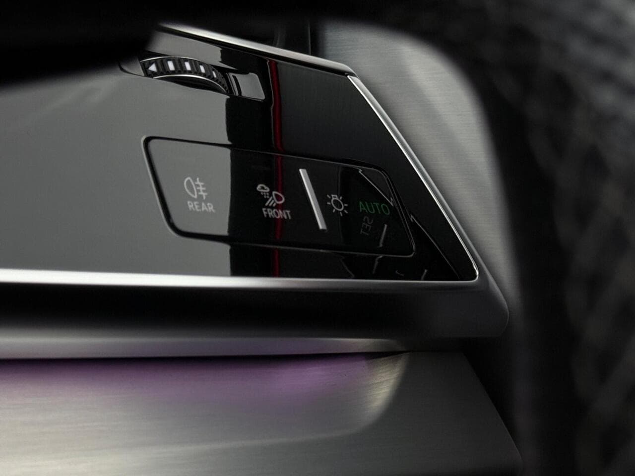 Audi Q8 thumbnail Misc Controls