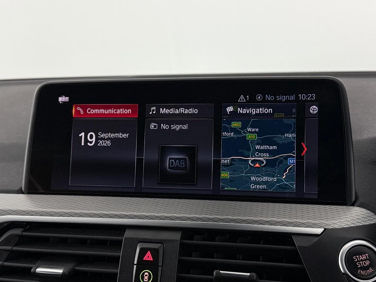 BMW X4 thumbnail Infotainment System