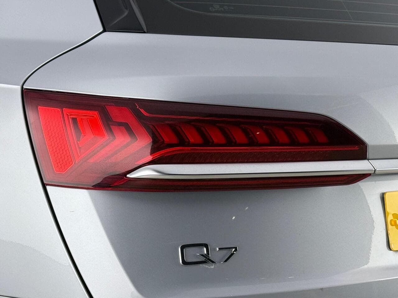 Audi Q7 thumbnail Lights Rear