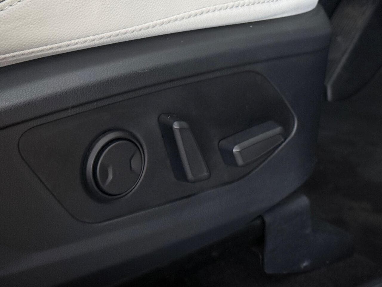 Hyundai TUCSON thumbnail Misc Controls