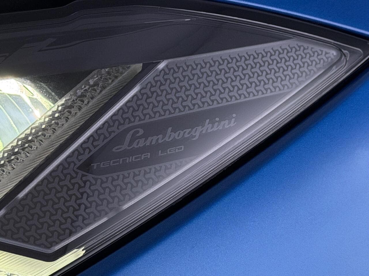 Lamborghini Urus thumbnail Roof