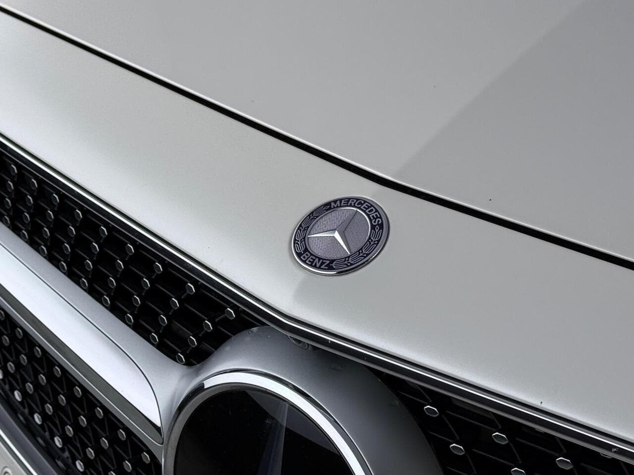 Mercedes-Benz CLS thumbnail Badge Exterior