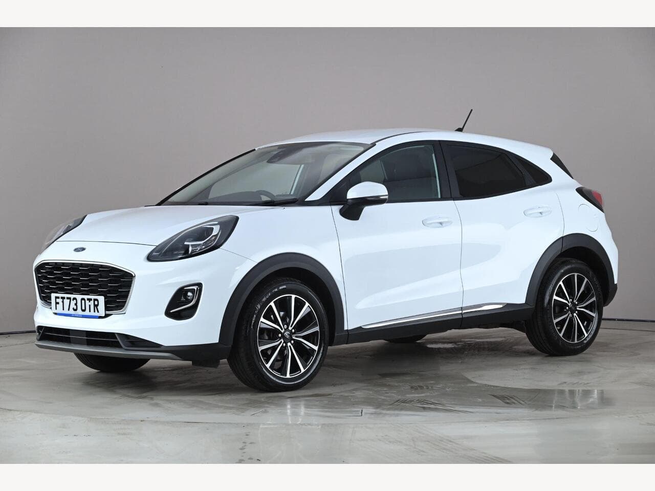 Ford Puma thumbnail Front Left