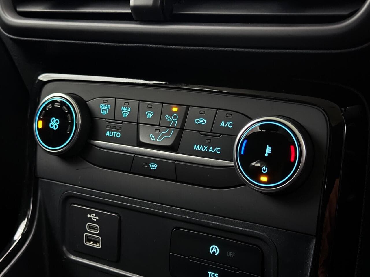 Ford EcoSport thumbnail Misc Controls