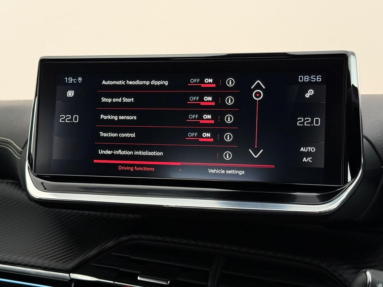 Peugeot 2008 thumbnail Infotainment System