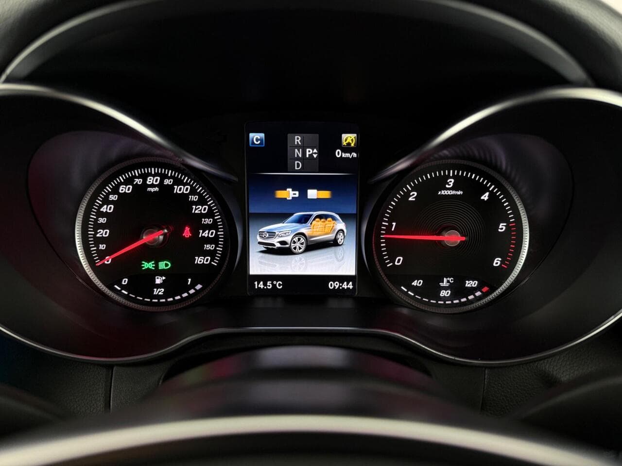 Mercedes-Benz GLC thumbnail Driver Instruments