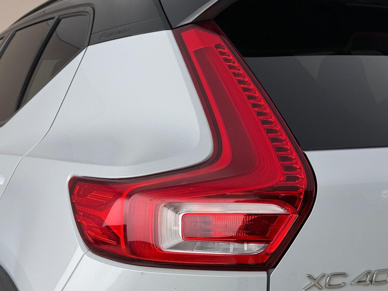 Volvo XC40 thumbnail Lights Rear