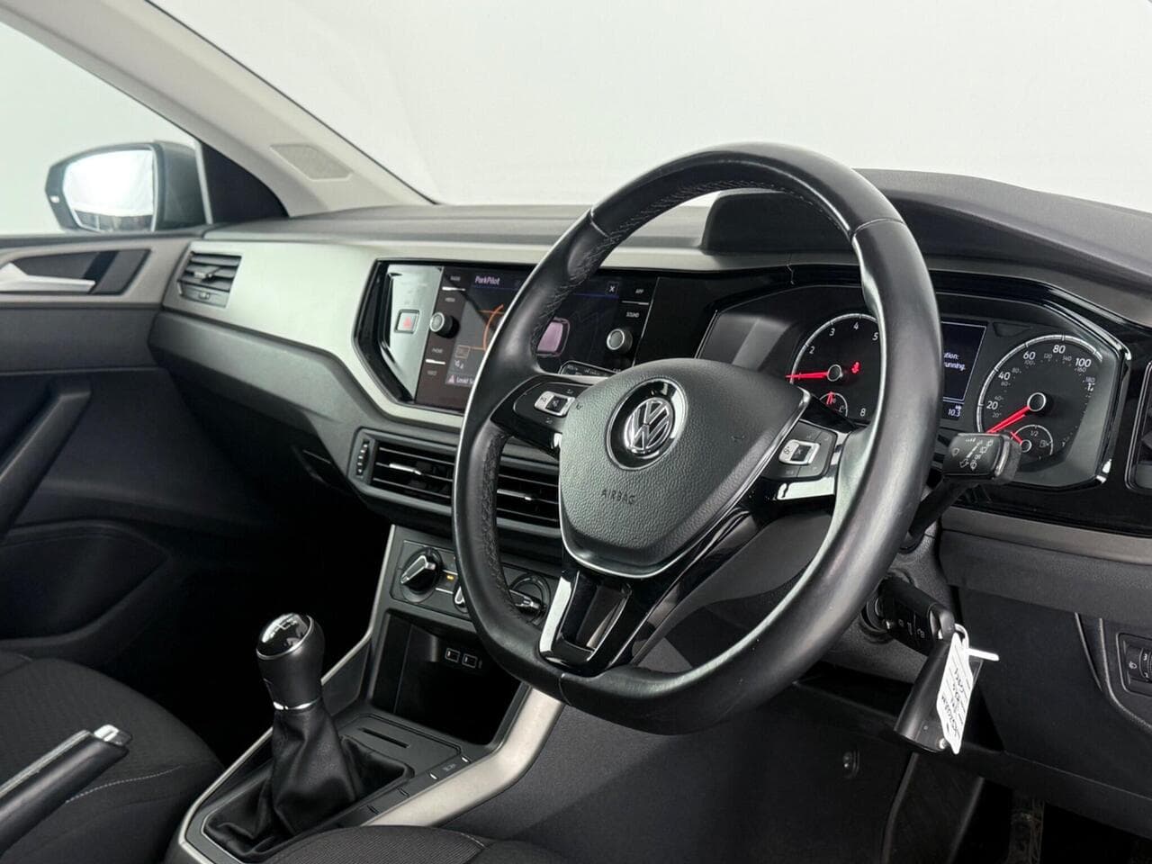 Volkswagen Polo thumbnail Interior Front