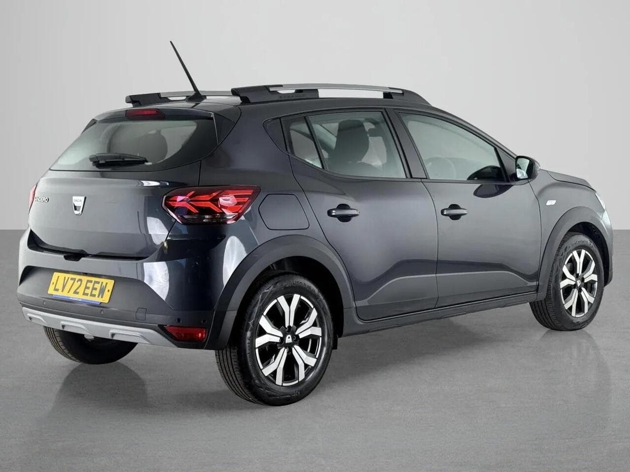 Dacia Sandero Stepway thumbnail Rear Right