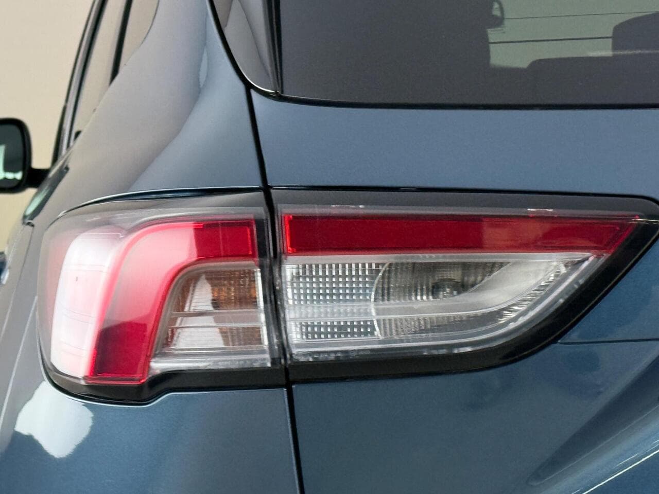 Ford Kuga thumbnail Lights Rear