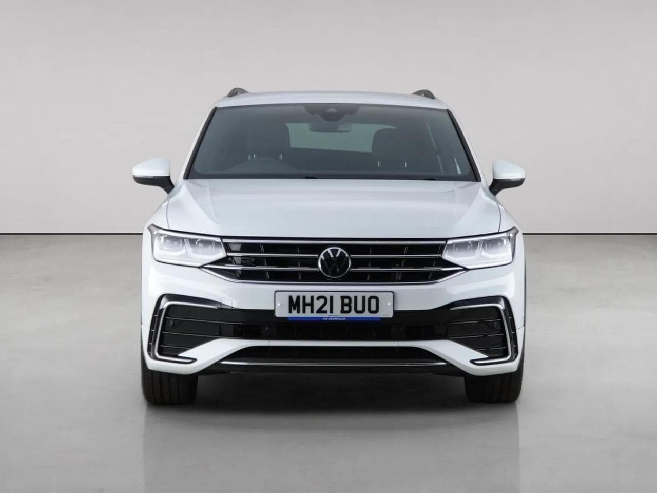 Volkswagen Tiguan thumbnail Front