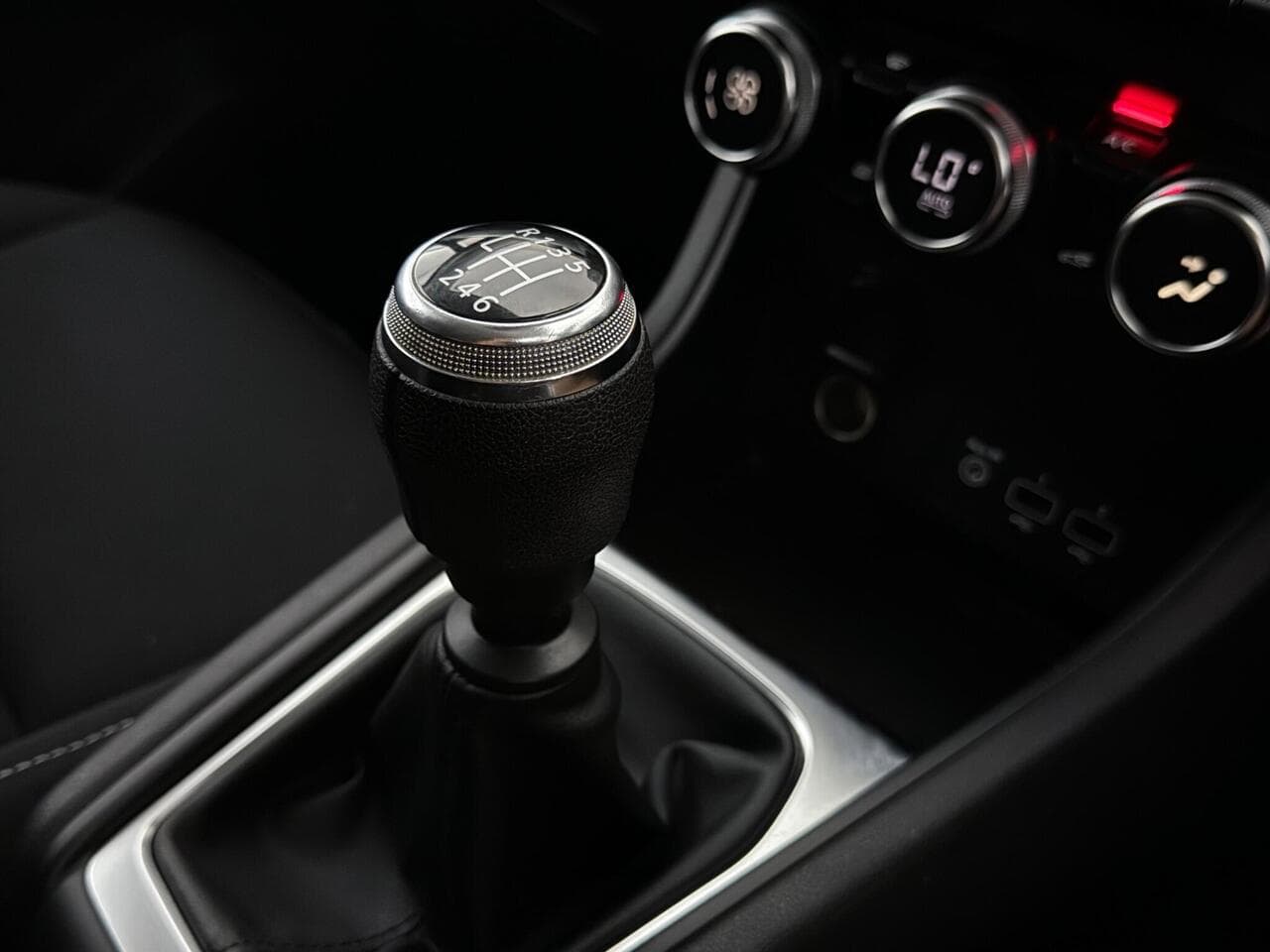 Renault Captur thumbnail Interior Front