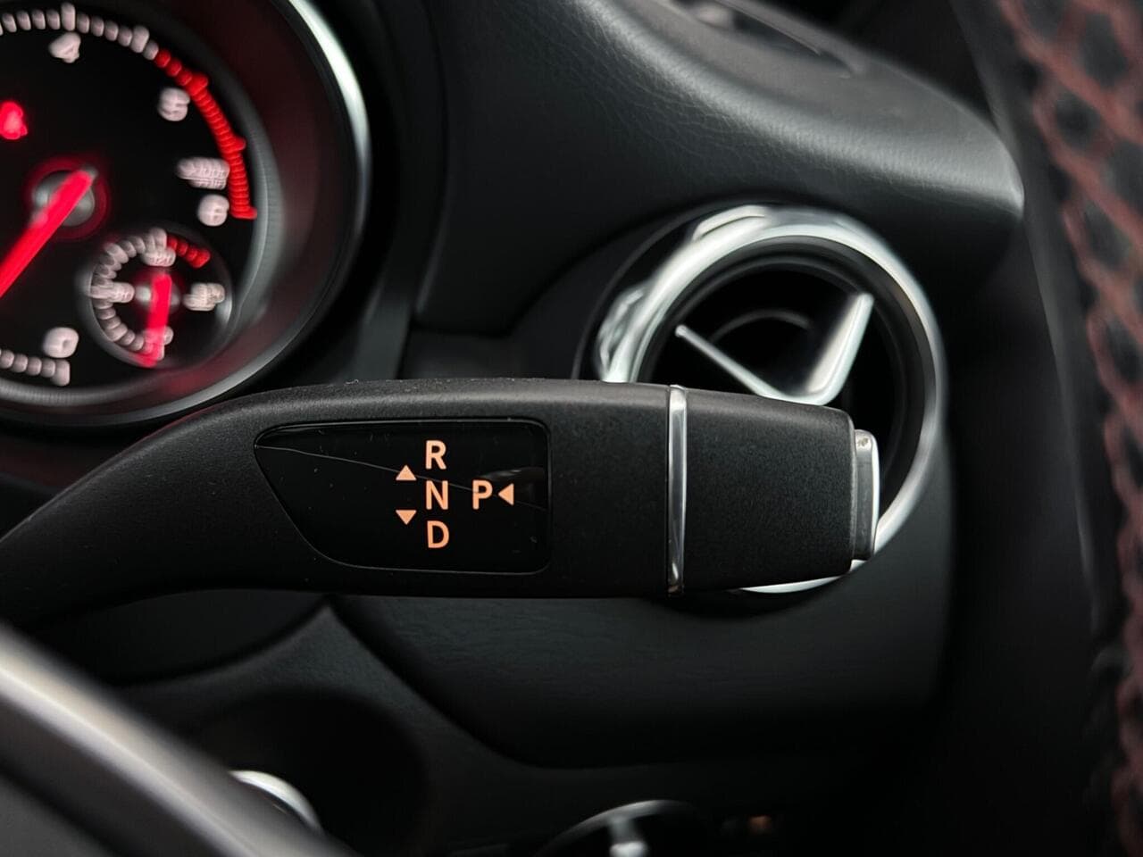 Mercedes-Benz GLA thumbnail Misc Controls