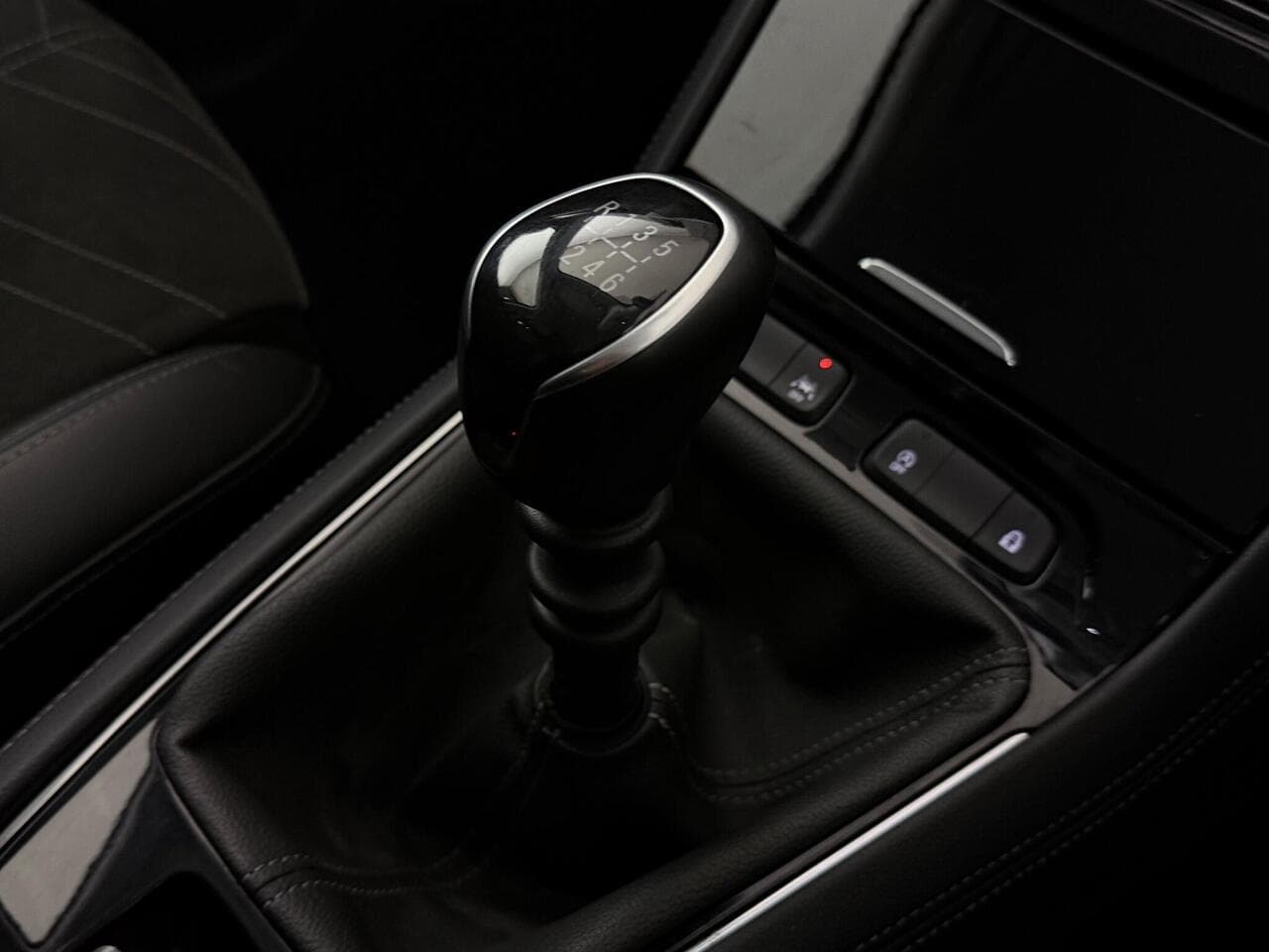 Vauxhall Grandland thumbnail Interior Front