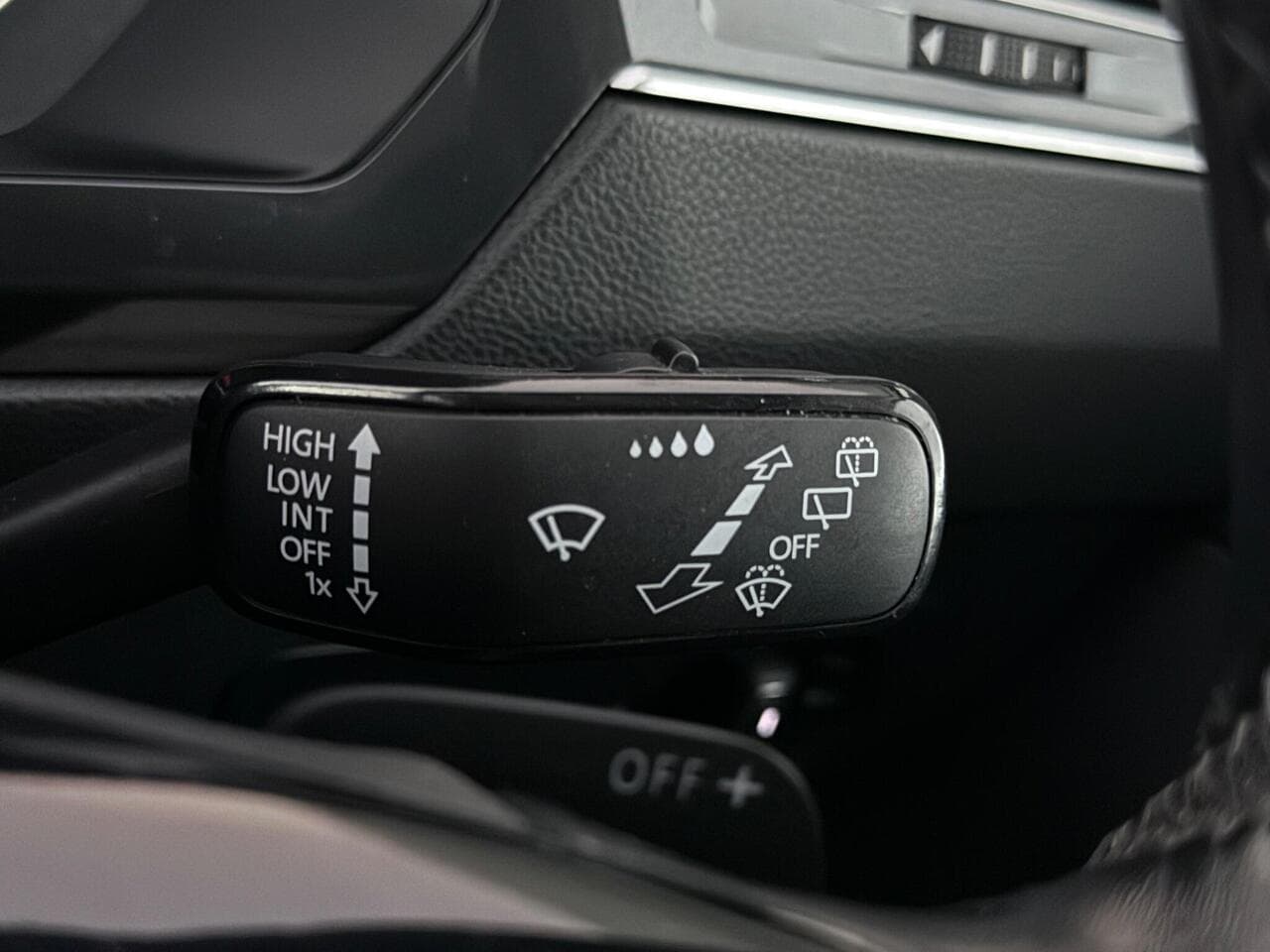 Volkswagen Tiguan thumbnail Misc Controls