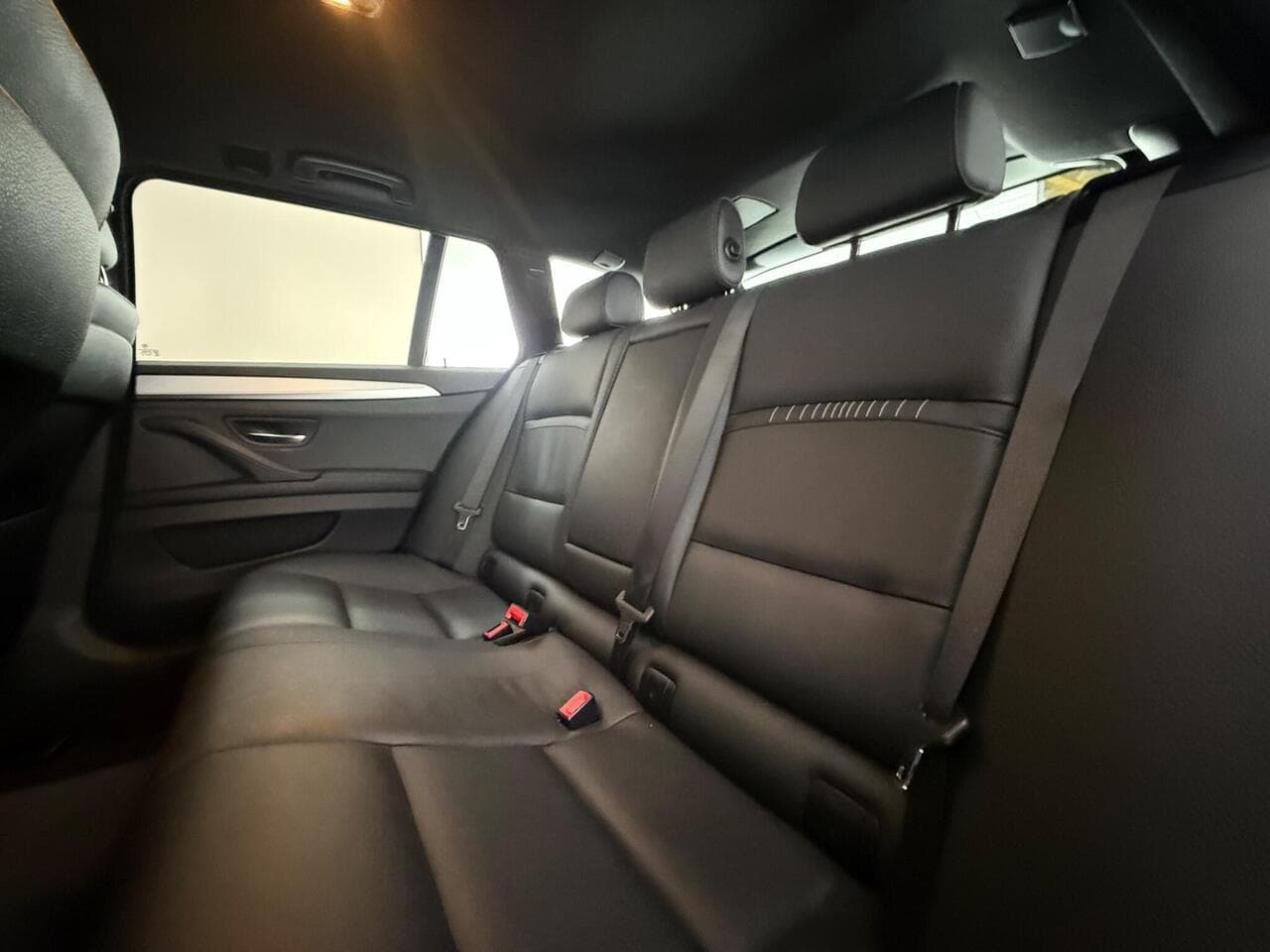 BMW 5 Series thumbnail Seats Rear