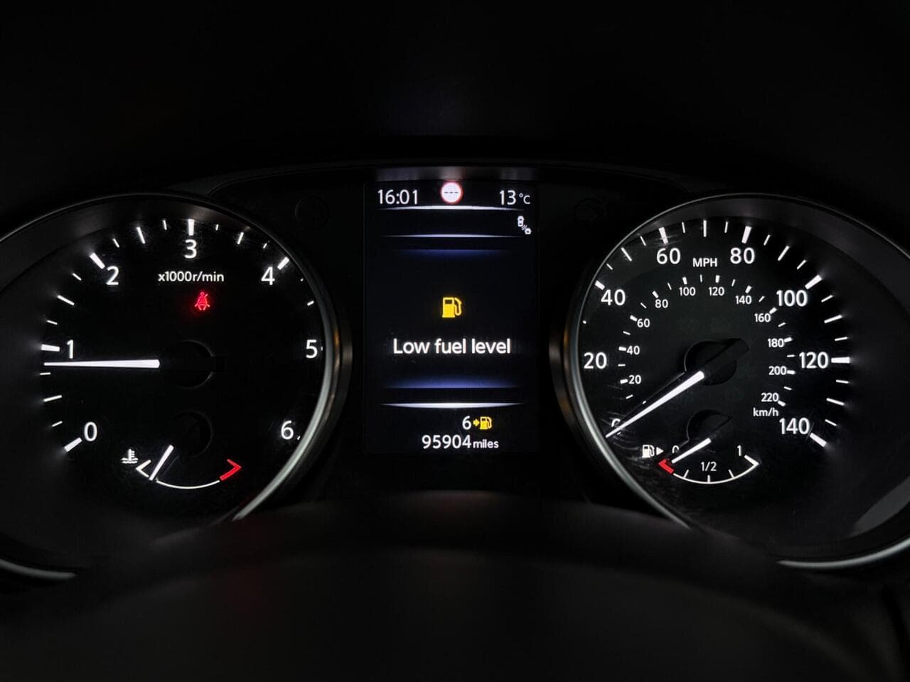 Nissan Qashqai thumbnail Driver Instruments
