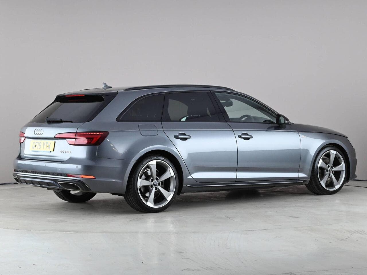 Audi A4 Avant thumbnail Rear Right