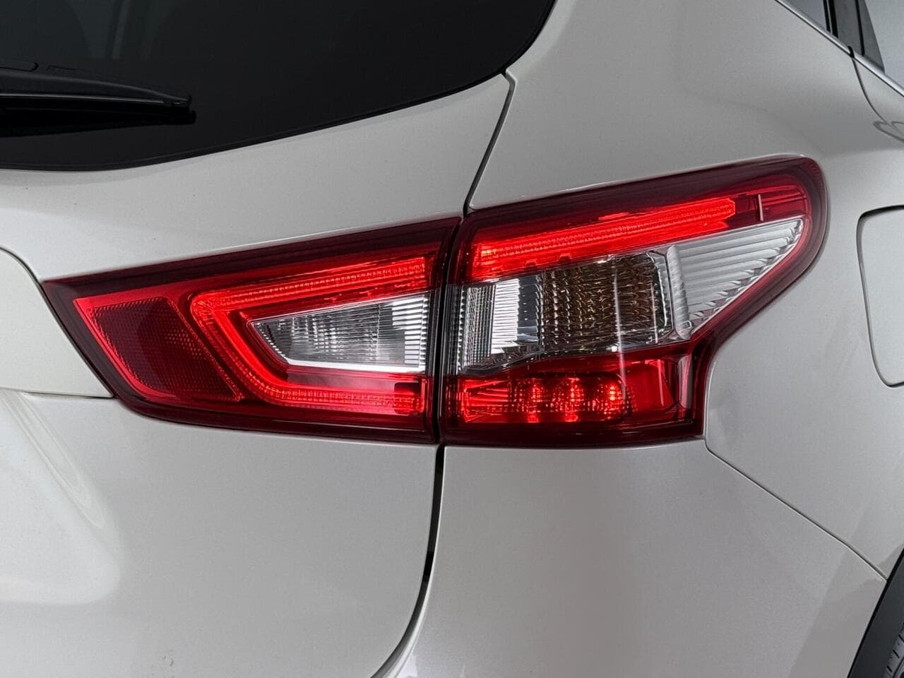 Nissan Qashqai thumbnail Lights Rear