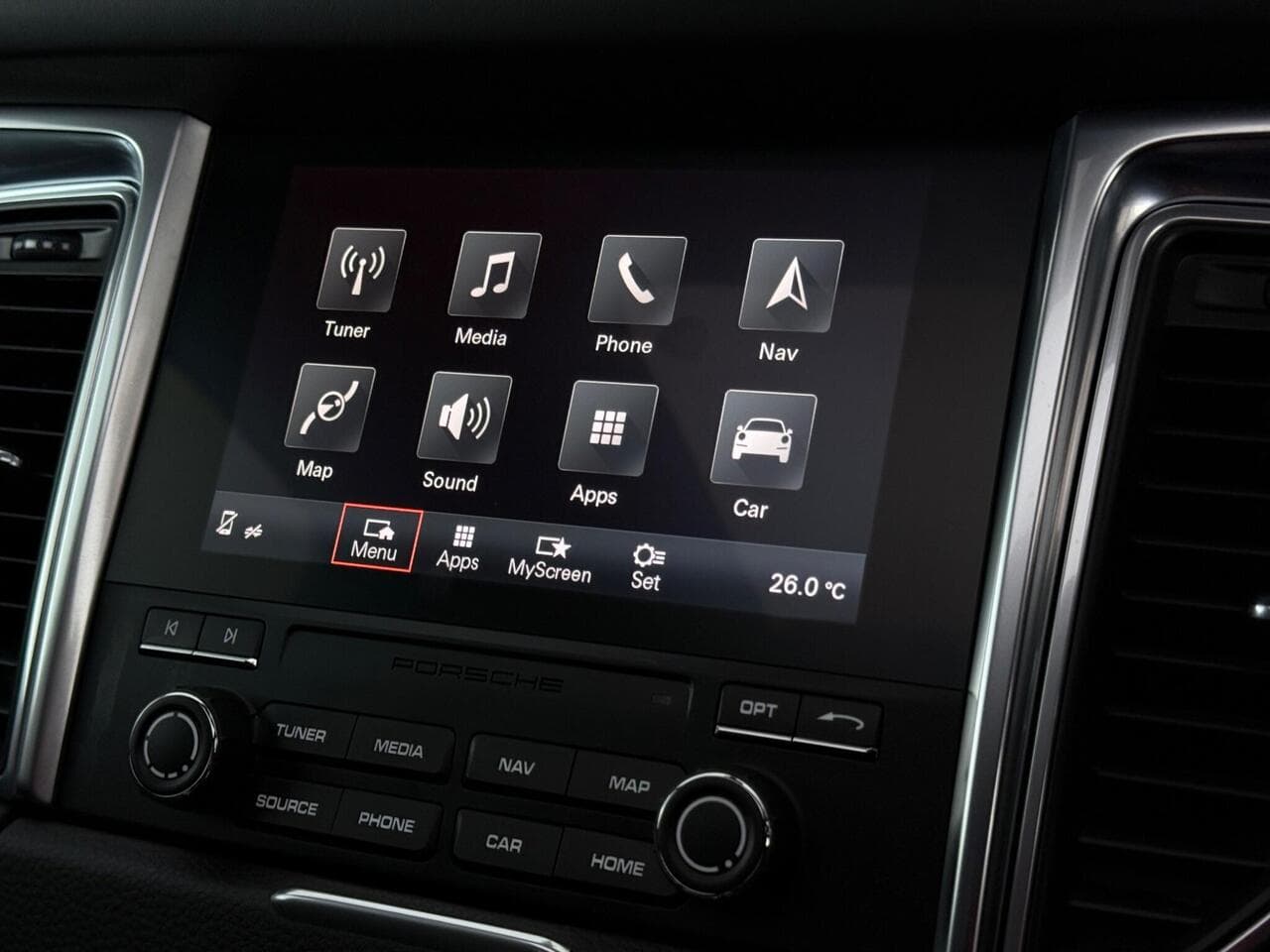 Porsche Macan thumbnail Infotainment System
